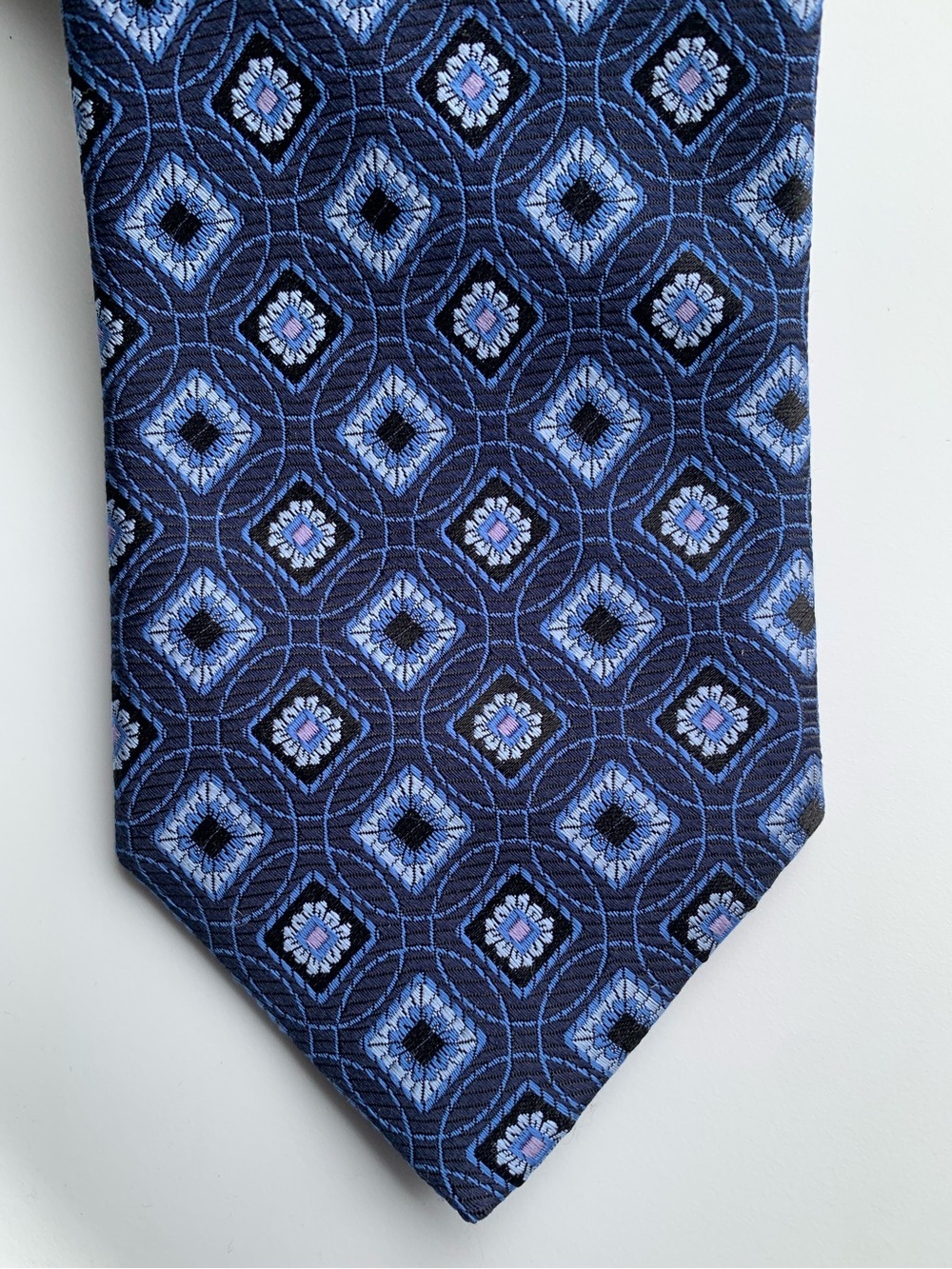 Robert Talbott hand sewn silk blue tie . Made in USA - Picture 4 of 9